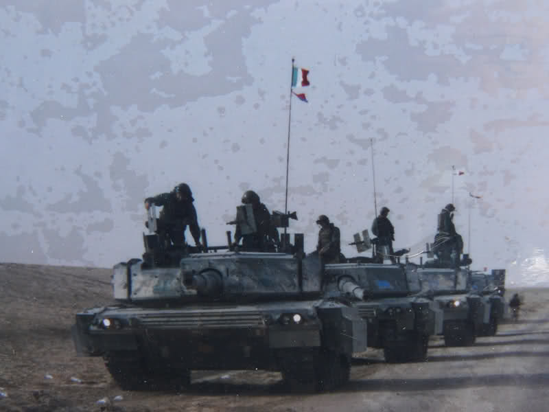 locandine esercito italiano con c1 ariete iraq 2001