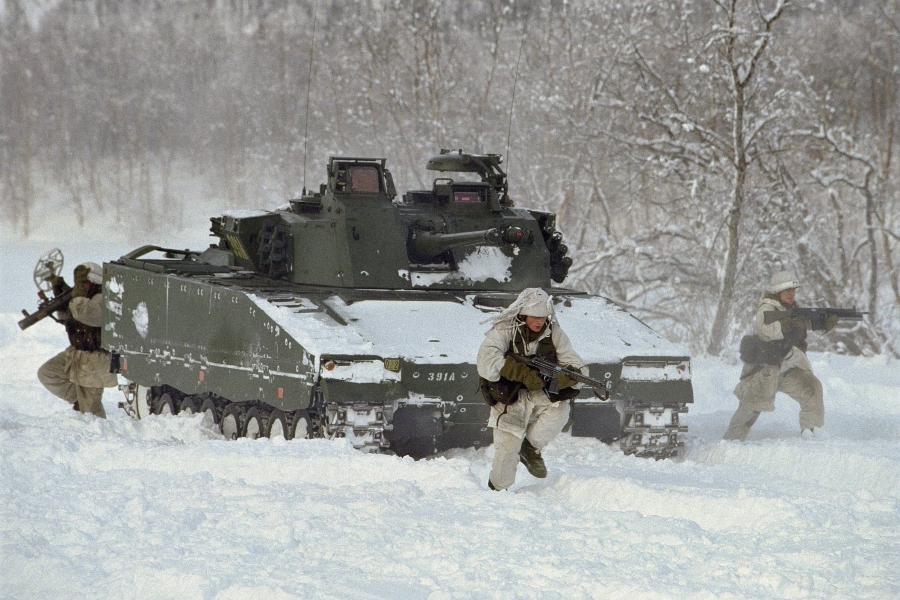 Армейский зим. БМП CV-90. Cv90 IFV. Шведская БМП cv90. БМП CV-90 ВСУ.