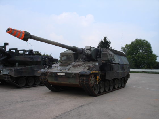 pzh 2000 howitzer self-propelled