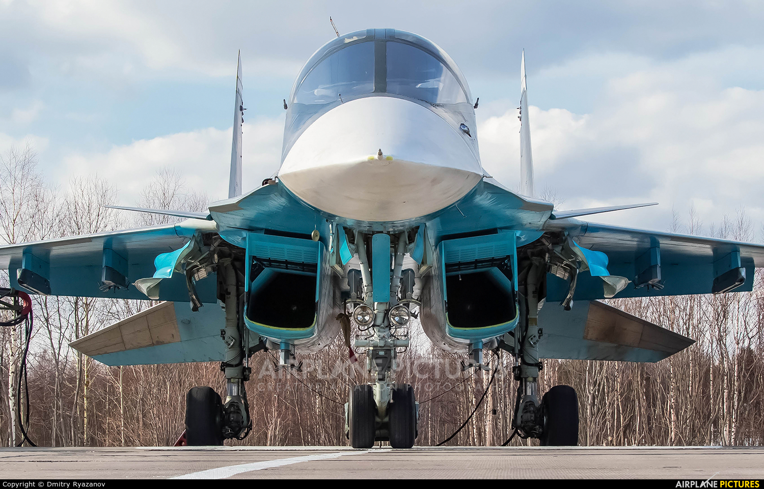 VEICULOS E ARMAMENTOS MILITARES Su 34 Fullback