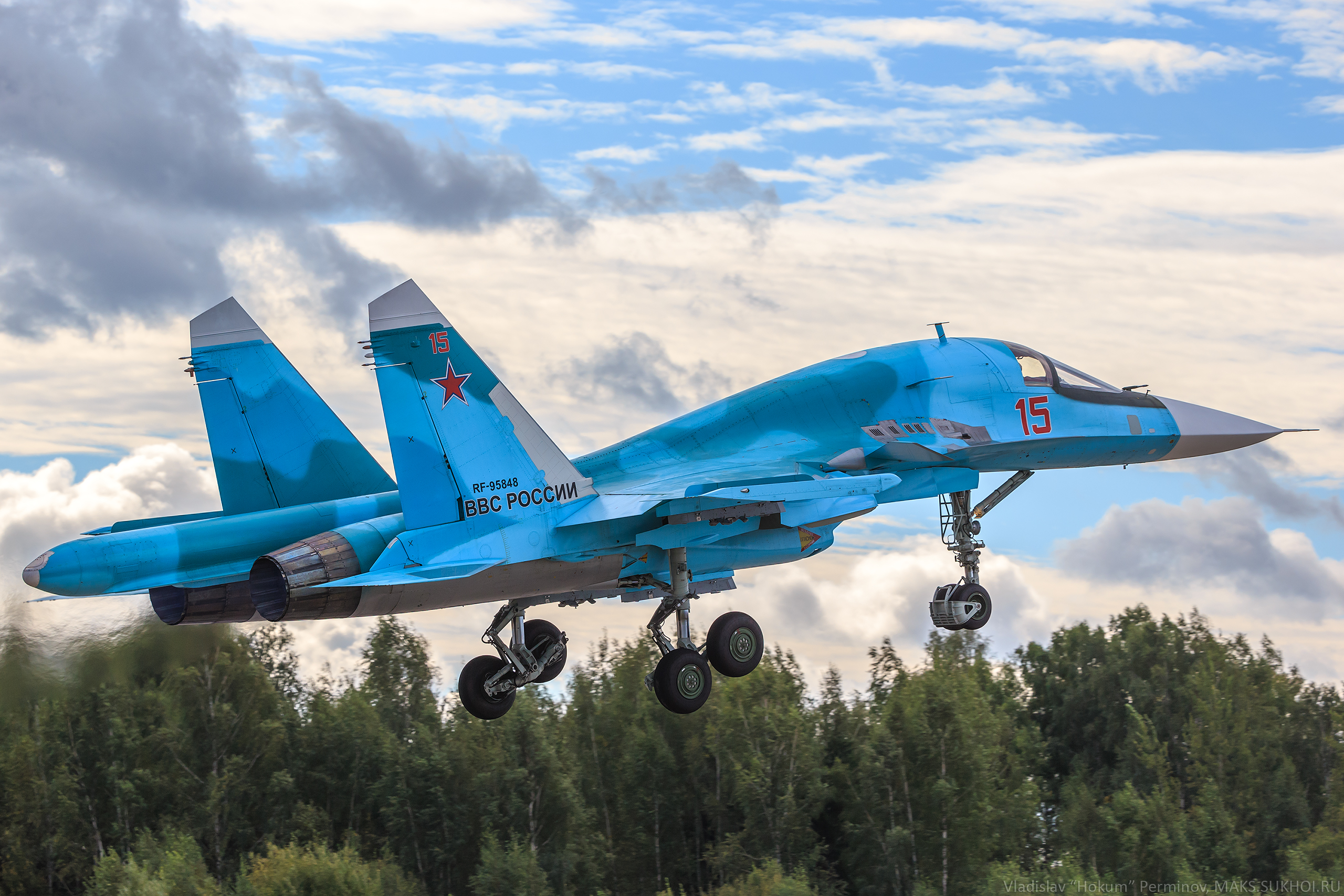 К какой авиации относится самолет су 34. Истребитель-бомбардировщик Су-34. Самолёт истребитель Су 34. Су34 самолет ВВС России. Су-34 ВВС России.