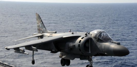 AV-8B Harrier II Plus portaerei cavour marina militare aviazione av8b harrier plus