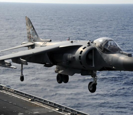 AV-8B Harrier II Plus portaerei cavour marina militare aviazione av8b harrier plus