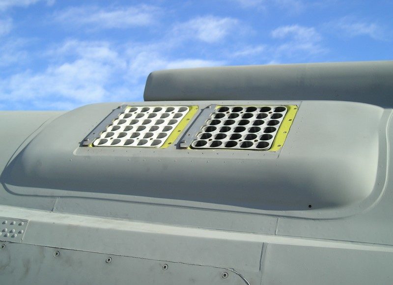 marina militare portaerei cavour av-8b harrier plus flare chaff